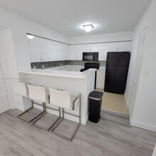 4370 NW 107th Ave in Doral, FL - Building Photo - Building Photo