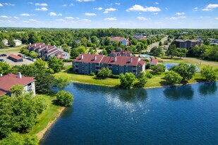 Runaway Bay in Lansing, MI - Building Photo