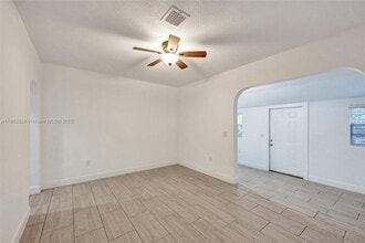 4718 NW 15th Ave in Miami, FL - Building Photo - Building Photo