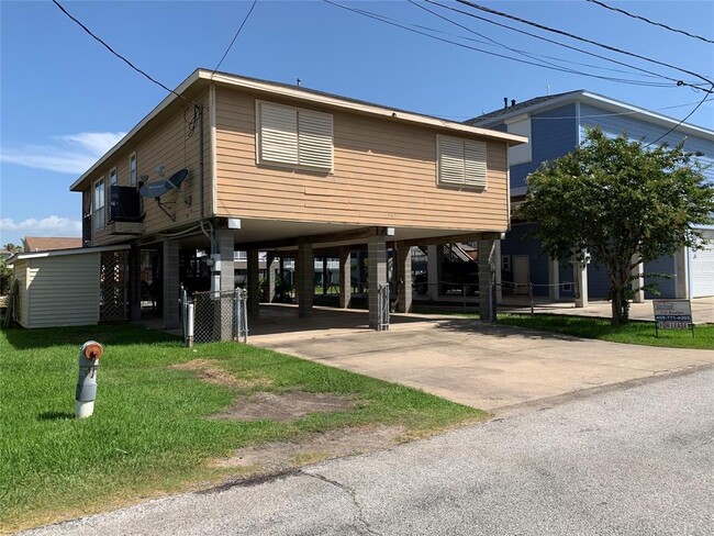 property at 585 Warsaw Dr