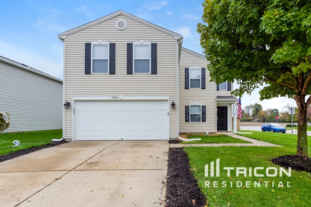 10904 Wymm Ln in Ingalls, IN - Building Photo