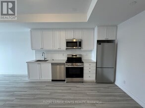 55 Clarington Blvd in Bowmanville, ON - Building Photo - Building Photo