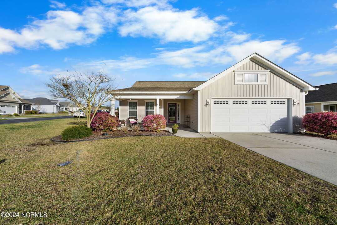 4231 Cherry Laurel Ln SE in Southport, NC - Building Photo