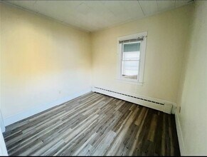 312 Waseca Ave in Barrington, RI - Building Photo - Building Photo