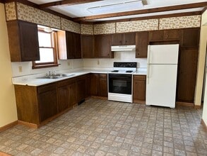 118 Central Ave in Keuka Park, NY - Foto de edificio - Building Photo