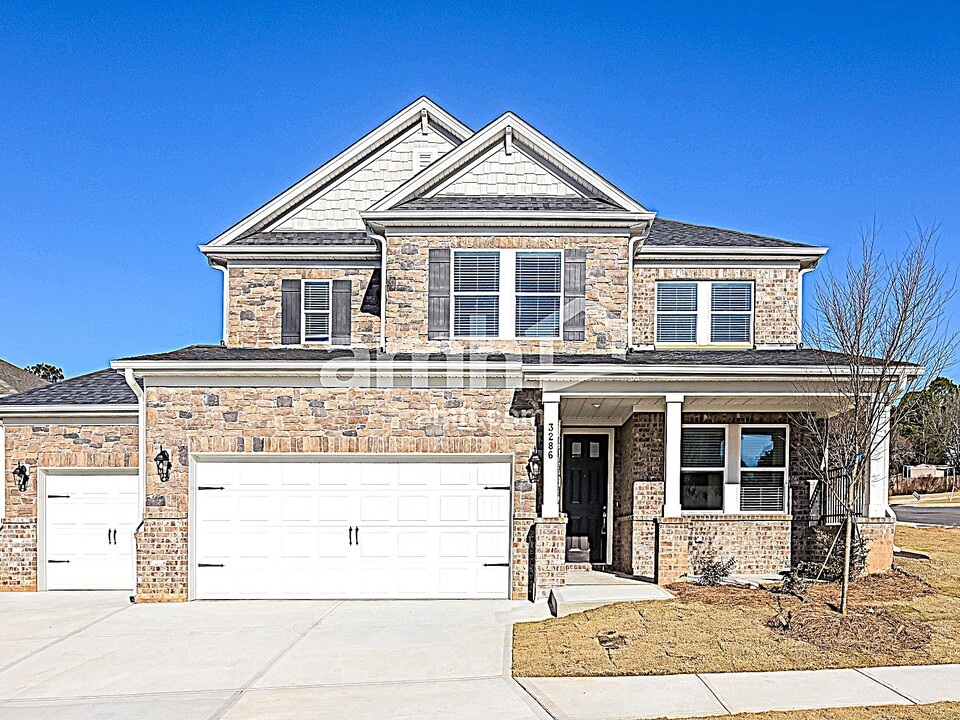 3286 Emzy Dr in Loganville, GA - Building Photo