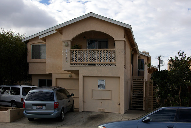 4230 Cherokee Ave in San Diego, CA - Foto de edificio - Building Photo