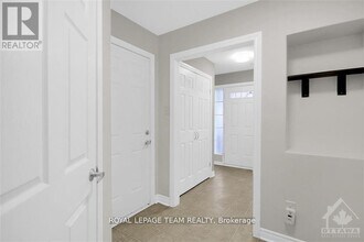 914 Messor Cres in Ottawa, ON - Building Photo - Building Photo