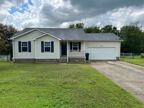 286 Golden Pond Ave in Oak Grove, KY - Building Photo - Building Photo