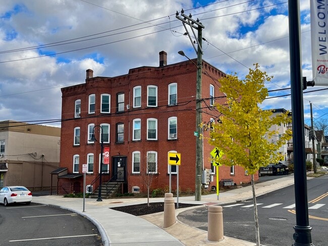 property at 19 Divinity St