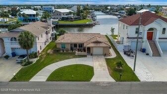 3476 Gulfview Dr in Hernando Beach, FL - Building Photo