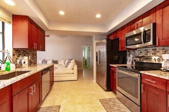 908 SE 33rd St in Cape Coral, FL - Building Photo - Building Photo
