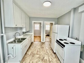 40 Nichols St in Lewiston, ME - Building Photo