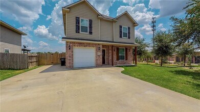 2700 Horse Haven Ln in College Station, TX - Building Photo - Building Photo