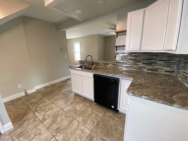 28 Plum St in Warren, PA - Building Photo - Building Photo