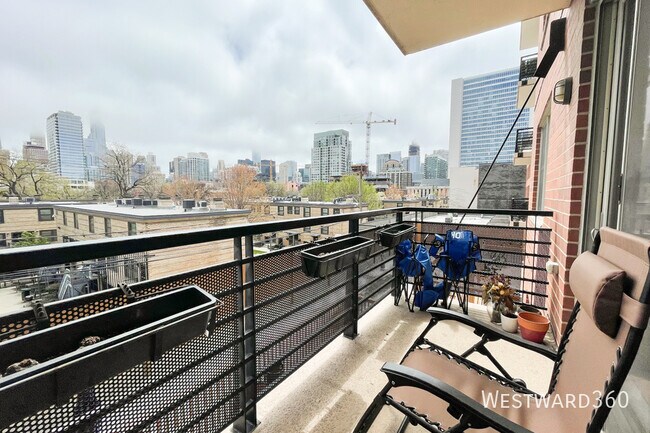 property at 873 N Larrabee St