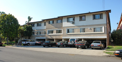 Encino Courtyard in Van Nuys, CA - Building Photo - Building Photo