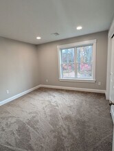 398 Sutton St in Uxbridge, MA - Foto de edificio - Building Photo