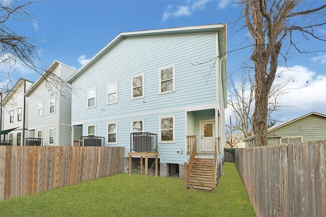 property at 1405 E 33rd St