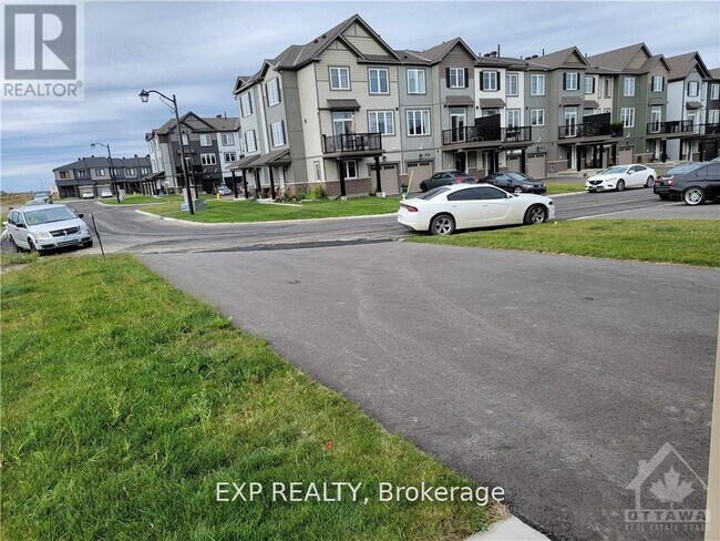 65 Teelin Cir in Ottawa, ON - Building Photo - Building Photo