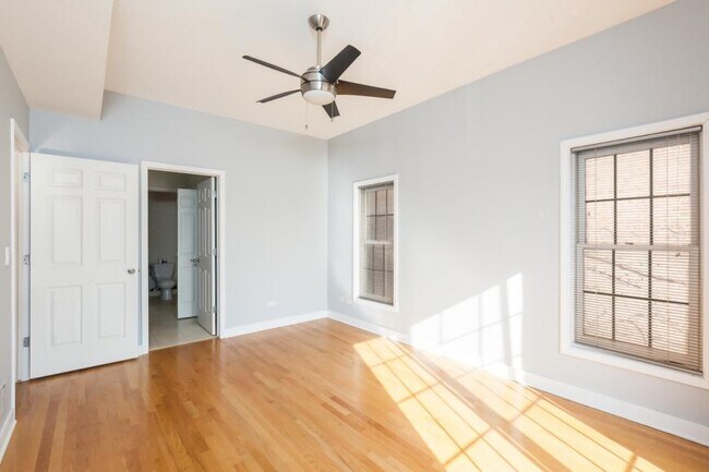 811 W Superior St in Chicago, IL - Building Photo - Building Photo