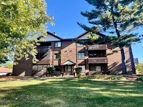 5985 Lakeside Pl in Tinley Park, IL - Building Photo - Building Photo