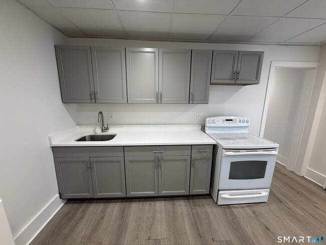 170 N State St in Ansonia, CT - Building Photo - Building Photo