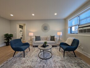 531 W Aldine Ave, Unit 414 in Chicago, IL - Building Photo - Building Photo