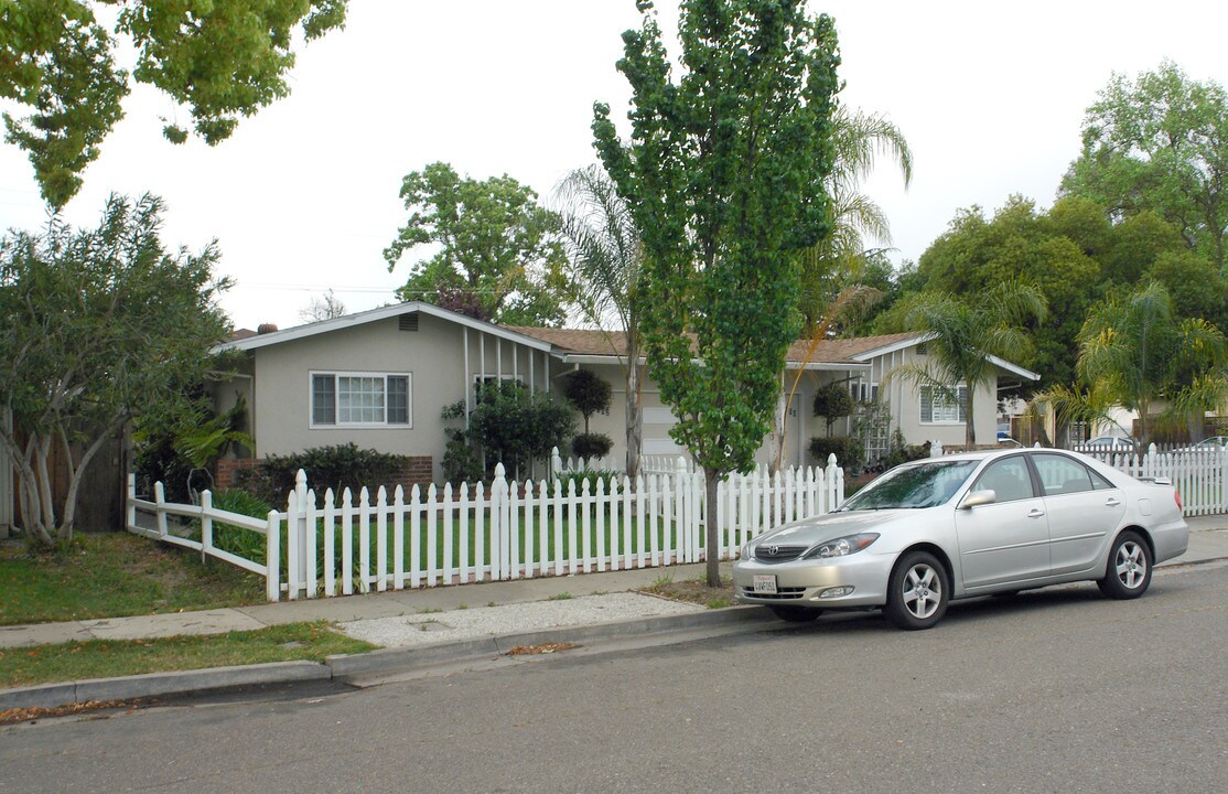 1052-1056 Bismark Dr in Campbell, CA - Foto de edificio