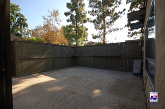10513 Westonhill Dr in San Diego, CA - Building Photo - Building Photo