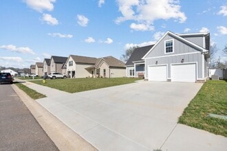 173 Jesse Dr in Pleasant View, TN - Building Photo - Building Photo