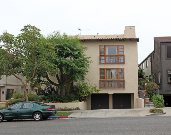 828 16th St in Santa Monica, CA - Foto de edificio - Building Photo