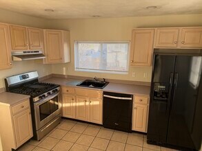 16 Carlson Ave in Revere, MA - Building Photo - Building Photo