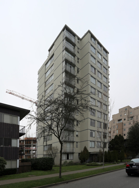 The Horizon in Vancouver, BC - Building Photo