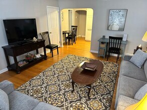 106 Hampden Ave in Narberth, PA - Building Photo - Building Photo