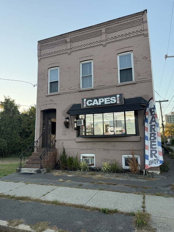 property at 6 W Lawrence St