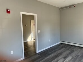 44 N Central Ave in Ramsey, NJ - Building Photo - Building Photo