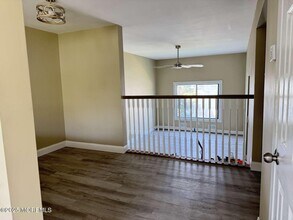 554 Clubhouse Dr in Middletown, NJ - Building Photo - Building Photo