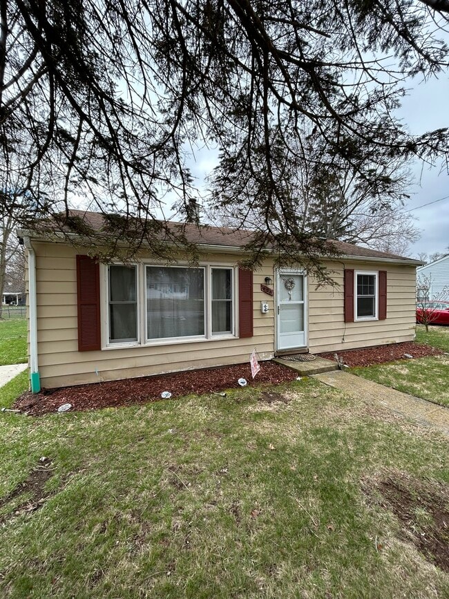 408 E Broadwell St in Albion, MI - Building Photo - Building Photo