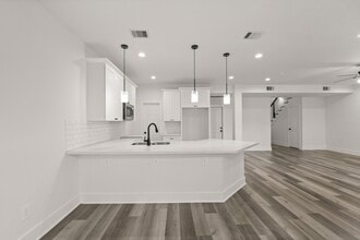7725 King St in Houston, TX - Building Photo - Building Photo