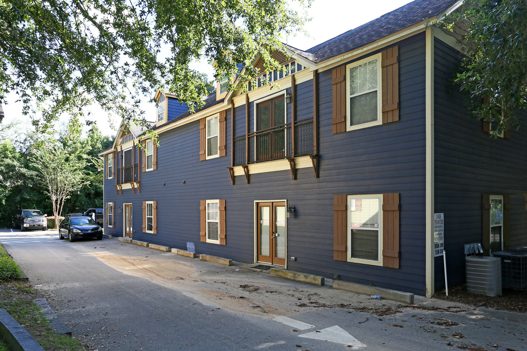 Stadium Place in Tallahassee, FL - Building Photo