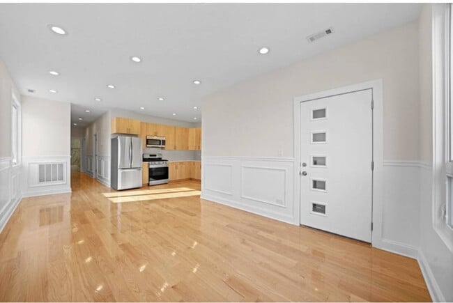 property at 2811 W Jackson Blvd