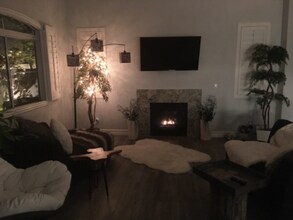 948 Coatbridge St in Las Vegas, NV - Building Photo - Building Photo