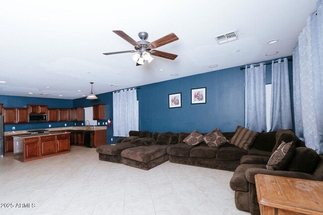 19367 W Madison St, Unit 700 in Buckeye, AZ - Foto de edificio - Building Photo