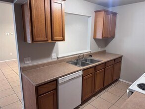 2515 W Oklahoma Ave in Guthrie, OK - Foto de edificio - Building Photo