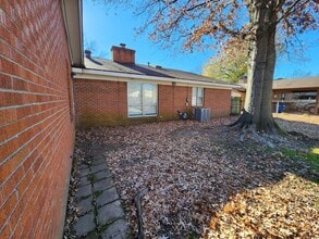 907 S Roselawn Dr in West Memphis, AR - Building Photo - Building Photo
