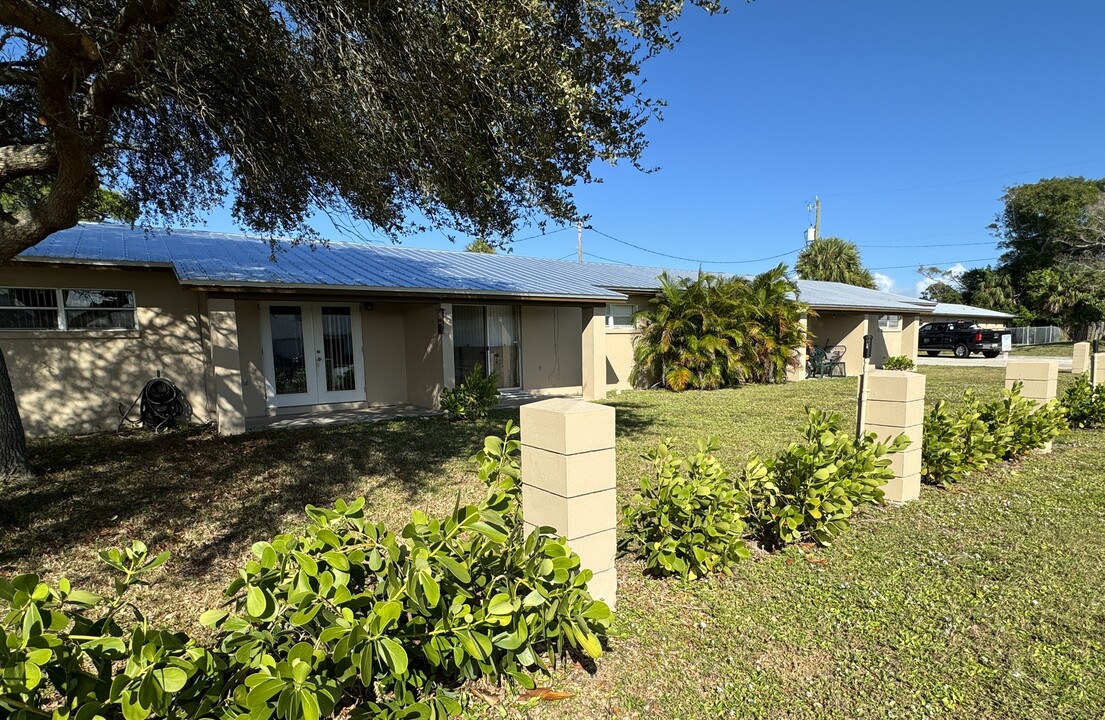 506 Quincy Ave, Unit B-1 in Fort Pierce, FL - Building Photo