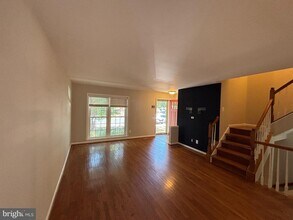 20908 Pioneer Ridge Terrace in Ashburn, VA - Building Photo - Building Photo