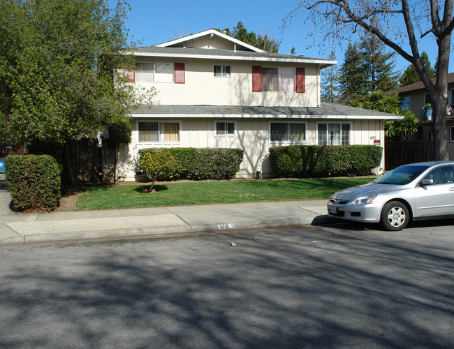 1271 Coronado Dr in Sunnyvale, CA - Foto de edificio - Building Photo