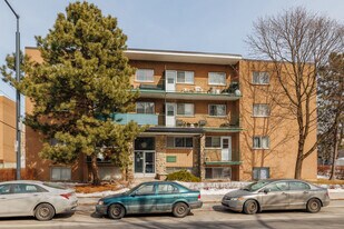 355 Ampère Av in Laval, QC - Building Photo